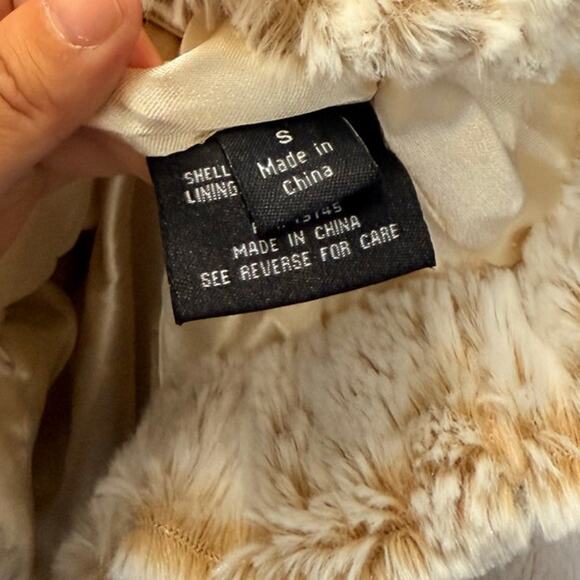 Dale Dressin Ruffle Open Front Faux Fur Coat Cream Small Statement Old Hollywood - Picture 6 of 6